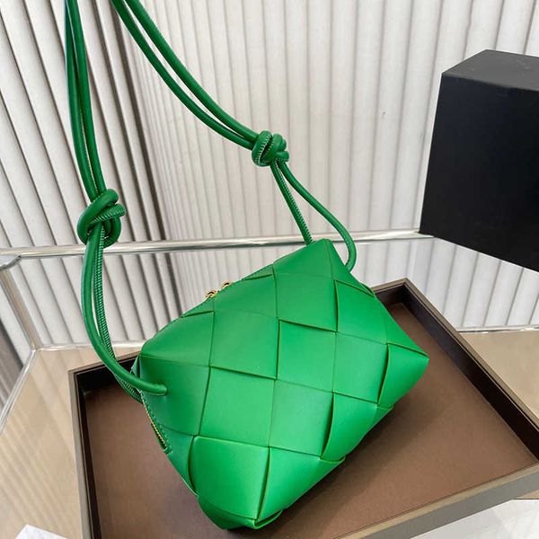 knitted small square bag shoulder bags women v woven camera bag leather crossbody designer bag female braided purses
knitted small square bag shoulder bags women v woven camera bag leather crossbody designer bag female braided purses