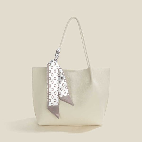 single shoulder bag for women new versatile tote bag for women commuting large capacity mother child bag with scarves
single shoulder bag for women new versatile tote bag for women commuting large capacity mother child bag with scarves
