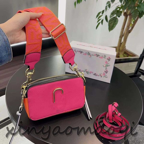 designer shoulder bag women's luxury brand handbag crossbody bag metal letter messenger bag solid leather fashion messenger bag v104258
designer shoulder bag women's luxury brand handbag crossbody bag metal letter messenger bag solid leather fashion messenger bag v104258