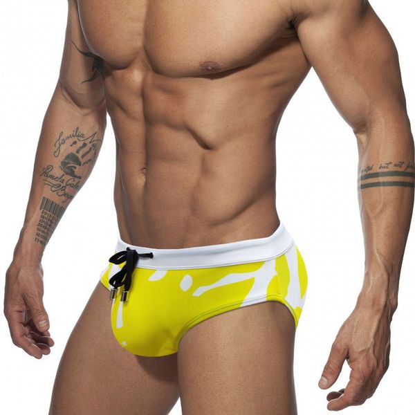 men's swimwear push up men swimming briefs uxh bikini swimsuit man swim trunk male beach pool surf bathing suit sport shorts 230707
men's swimwear push up men swimming briefs uxh bikini swimsuit man swim trunk male beach pool surf bathing suit sport shorts 230707