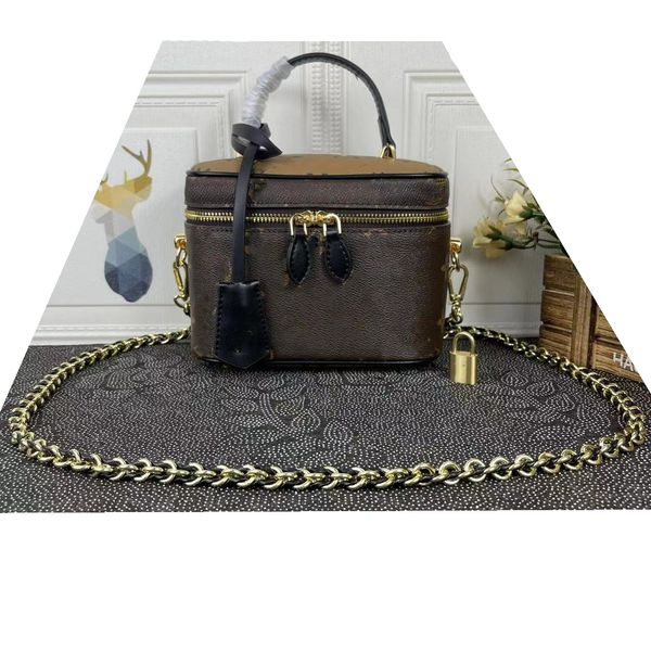 luxury designers shoulder bag womens monograms makeup handbags fashions classics printings handbag fashion luxurys brands crossbody bags
luxury designers shoulder bag womens monograms makeup handbags fashions classics printings handbag fashion luxurys brands crossbody bags
