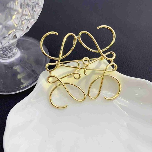 pins, brooches designer luojia classic hollow coat brooch design high-end geometric versatile pin suit fashion accessories uijl, Gray
pins, brooches designer luojia classic hollow coat brooch design high-end geometric versatile pin suit fashion accessories uijl, Gray