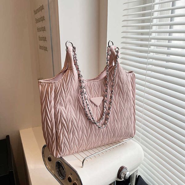 pleated chain tote bag for women new fashion personalized ins texture one shoulder crossbody bag for women handheld underarm bag
pleated chain tote bag for women new fashion personalized ins texture one shoulder crossbody bag for women handheld underarm bag