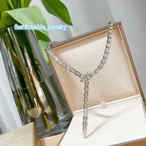 luxury designer pendant necklaces v gold full zircon snake shape round choker for women jewelry with box party gift wedding lovers, Silver
luxury designer pendant necklaces v gold full zircon snake shape round choker for women jewelry with box party gift wedding lovers, Silver