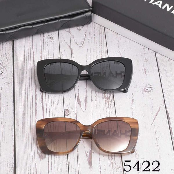 new xiaoxiang family 5422 fashion letter mirror leg sunglasses women's uv protection glasses, White;black
new xiaoxiang family 5422 fashion letter mirror leg sunglasses women's uv protection glasses, White;black