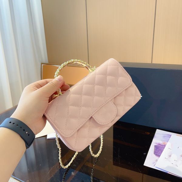 classic designer handle chain bag luxury women's shoulder bag fashion women's crossbody bag leather purse plaid embossed size 20cm
classic designer handle chain bag luxury women's shoulder bag fashion women's crossbody bag leather purse plaid embossed size 20cm
