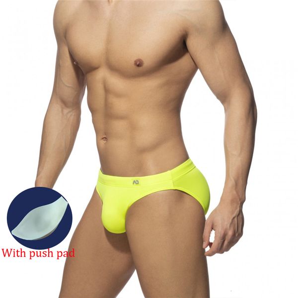 men's swimwear swimming trunks low waist bikini panties nylon solid color swimsuit quickdrying push pad shorts beach surf 230707
men's swimwear swimming trunks low waist bikini panties nylon solid color swimsuit quickdrying push pad shorts beach surf 230707