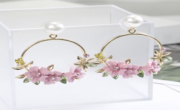 flower korean style earrings with round golden color soft ceramic pearl earrings for women jewelry gift e776400047, Golden;silver
flower korean style earrings with round golden color soft ceramic pearl earrings for women jewelry gift e776400047, Golden;silver