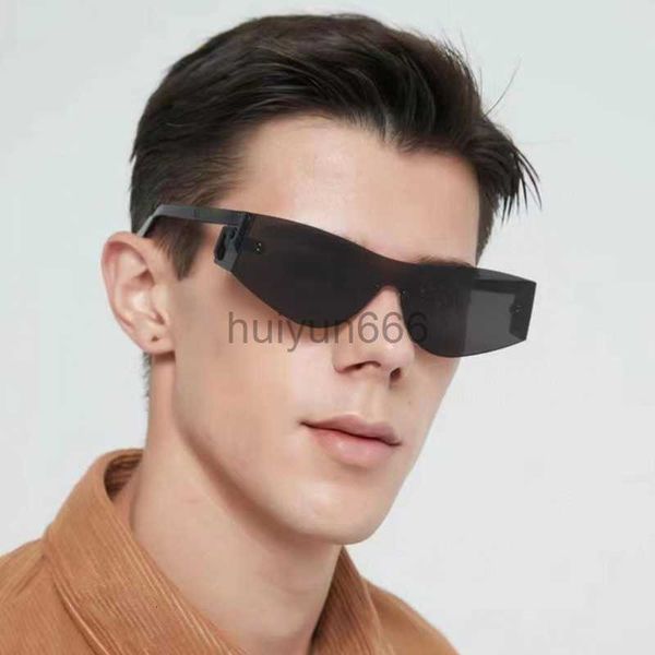 women conjoined sunglasses designer fashion for men woman luxury same metal personality hip-hop street shooting sun glasses man uv 400 lens, White;black
women conjoined sunglasses designer fashion for men woman luxury same metal personality hip-hop street shooting sun glasses man uv 400 lens, White;black