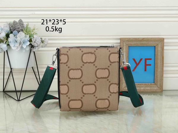 2023 new men shoulder bags women cross body fashion handbag luxury designer leather crossbody black khaki postman bag business travel wallet
2023 new men shoulder bags women cross body fashion handbag luxury designer leather crossbody black khaki postman bag business travel wallet