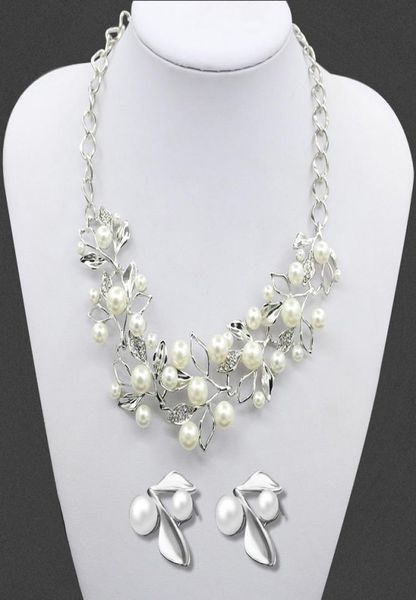 2016 fashion western leaf type necklace pearl earrings jewelry woman sweater crystal rhinestone necklace chain wedding gift6699369, Silver
2016 fashion western leaf type necklace pearl earrings jewelry woman sweater crystal rhinestone necklace chain wedding gift6699369, Silver