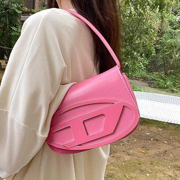 design 2023 new fashion handbag summer texture crossbody women's underarm small square bag999
design 2023 new fashion handbag summer texture crossbody women's underarm small square bag999