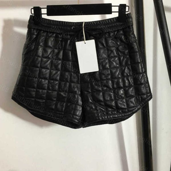 23ss womens shorts womens designer clothing vintage plaid 100% imported sheep leather pants elasticated waist leather shorts women clothes a, White;black
23ss womens shorts womens designer clothing vintage plaid 100% imported sheep leather pants elasticated waist leather shorts women clothes a, White;black