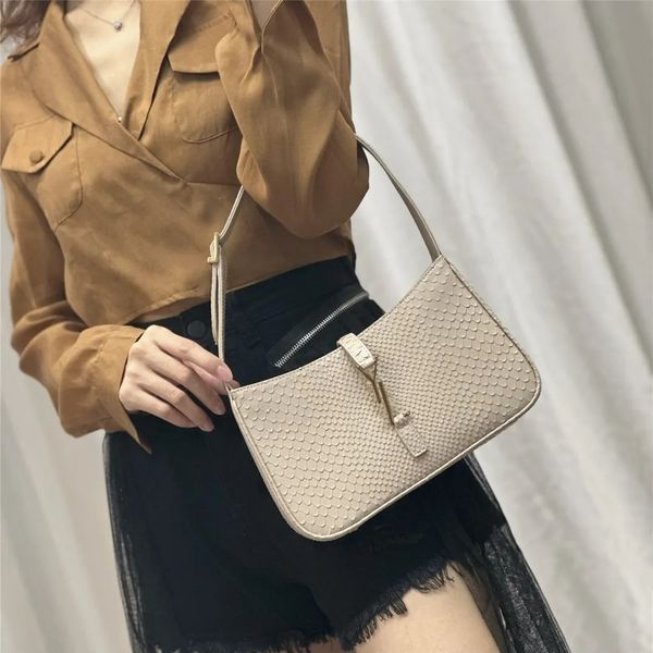 designer bag crocodile and snakeskin pattern shoulder bags handbags fashion marmont leather underarm tote for women high grade le5a7 hobo ba, Black;red
designer bag crocodile and snakeskin pattern shoulder bags handbags fashion marmont leather underarm tote for women high grade le5a7 hobo ba, Black;red