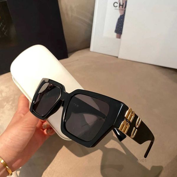 miu new rose pink sunglasses full circle plate thick frame hollow light luxury box, White;black
miu new rose pink sunglasses full circle plate thick frame hollow light luxury box, White;black