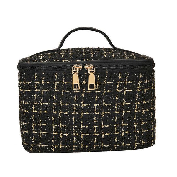 lady cosmetic bags cases korean version small fragrance fashion portable large capacity cosmetic bag storage barrel wash 230704
lady cosmetic bags cases korean version small fragrance fashion portable large capacity cosmetic bag storage barrel wash 230704
