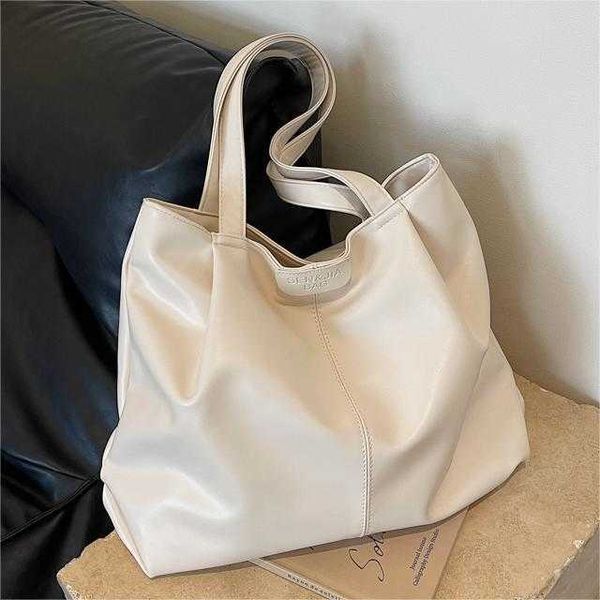 this year's popular large capacity bag for women in a new simple and versatile shoulder bag with a textured class commuting tote bag
this year's popular large capacity bag for women in a new simple and versatile shoulder bag with a textured class commuting tote bag