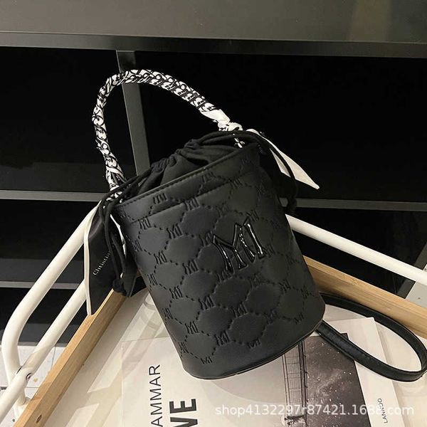 south korea drawstring bucket women 2023 new high fashion embossed cylinder perfume bag cross body handbag
south korea drawstring bucket women 2023 new high fashion embossed cylinder perfume bag cross body handbag