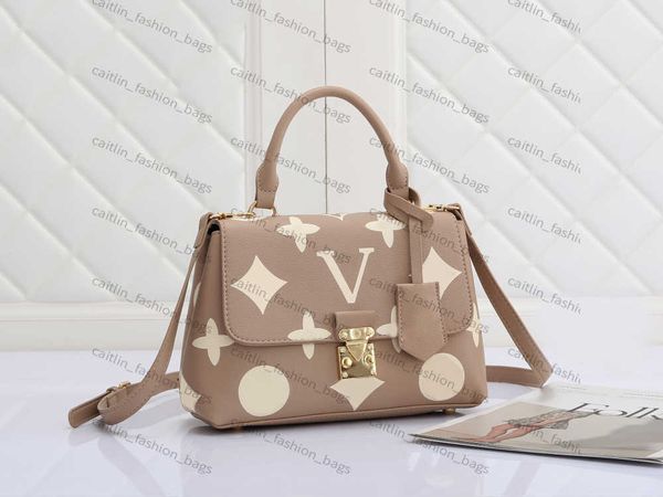 designer bags womens fashion v-lock designer handbag casual shoulder bag leather handbag casual shoulder bags caitlin_fashion_bags 7366
designer bags womens fashion v-lock designer handbag casual shoulder bag leather handbag casual shoulder bags caitlin_fashion_bags 7366