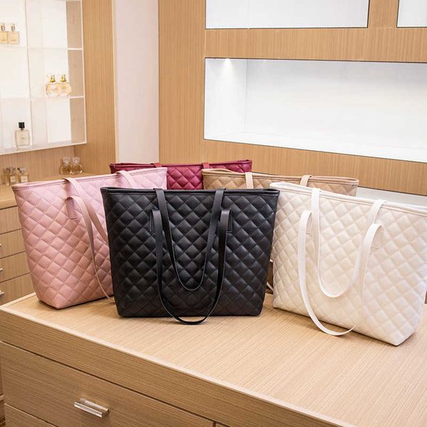embroidered tote bag hand bag large capacity women's shoulder bag women's bag mommy bag
embroidered tote bag hand bag large capacity women's shoulder bag women's bag mommy bag
