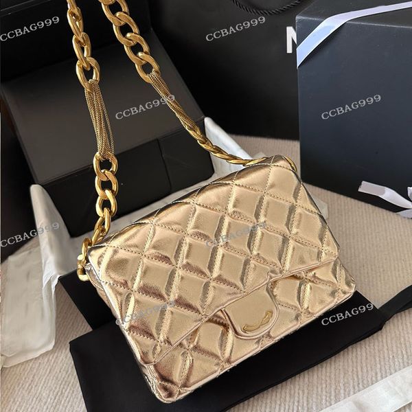 23ss golden splice chain women designer flap bag gold metal hardware turn lock real leather shoulder handbag shiny quilted luxury clutch pur
23ss golden splice chain women designer flap bag gold metal hardware turn lock real leather shoulder handbag shiny quilted luxury clutch pur