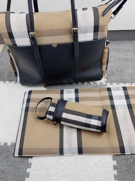 designer baby diaper bags mommy bag large capacity waterproof nappy bag diapering handbags diaper canvas zipper pu leather print letter plai
designer baby diaper bags mommy bag large capacity waterproof nappy bag diapering handbags diaper canvas zipper pu leather print letter plai