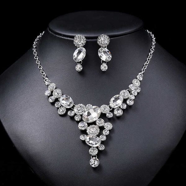 new fashion crystal necklace set for women's light luxury small and versatile sweaters chain lock bone alloy 230628, Silver
new fashion crystal necklace set for women's light luxury small and versatile sweaters chain lock bone alloy 230628, Silver