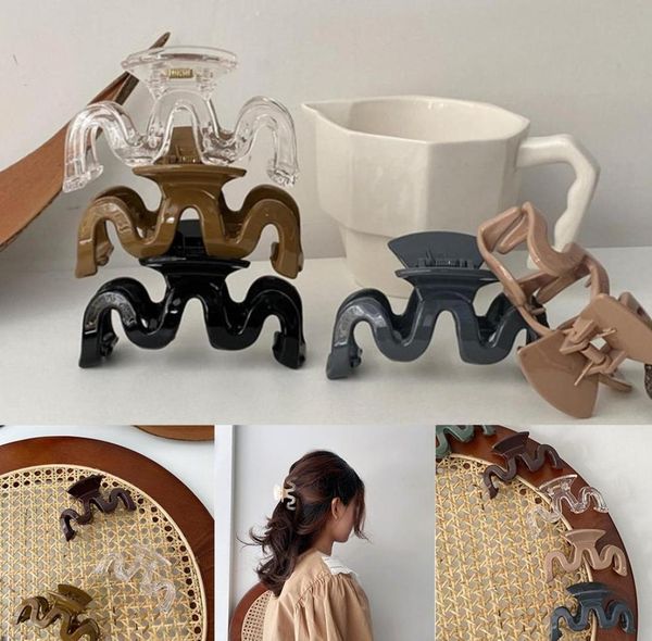 women girls geometric claw clamps metal hair crab moon shape hair claw clip solid color hairpin large size hair accessories2216730, Golden;silver
women girls geometric claw clamps metal hair crab moon shape hair claw clip solid color hairpin large size hair accessories2216730, Golden;silver