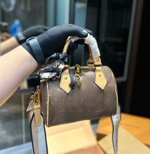 shoulder bag designer speedy handbag crossbody bag nano bag boston bag messenger bag fashion bag tote bag classic old flower cowhide hobo bu
shoulder bag designer speedy handbag crossbody bag nano bag boston bag messenger bag fashion bag tote bag classic old flower cowhide hobo bu