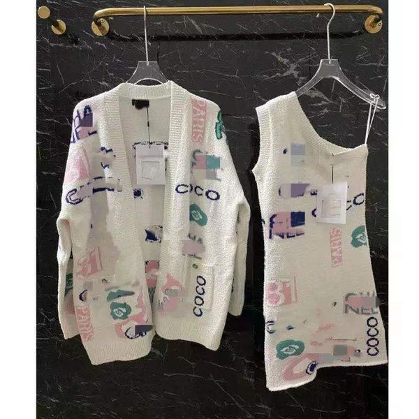 designer womens sweaters cardigan luxury brand winter contrast embroid patchwork long sleeve cardigans women design buttons pockets vintage, White;black
designer womens sweaters cardigan luxury brand winter contrast embroid patchwork long sleeve cardigans women design buttons pockets vintage, White;black