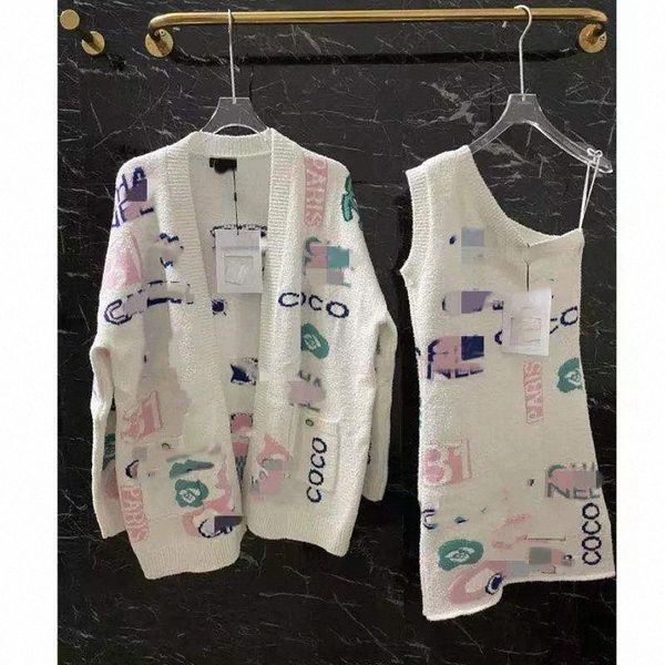 designer womens sweaters cardigan luxury brand winter contrast embroid patchwork long sleeve cardigans women design buttons pockets vintage, White;black
designer womens sweaters cardigan luxury brand winter contrast embroid patchwork long sleeve cardigans women design buttons pockets vintage, White;black