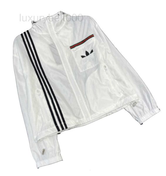 women's two piece pants designer 2023 summer womens tracksuits sportsuit lady sunscreen jacket elastic waist shorts print sport tracksu, White
women's two piece pants designer 2023 summer womens tracksuits sportsuit lady sunscreen jacket elastic waist shorts print sport tracksu, White