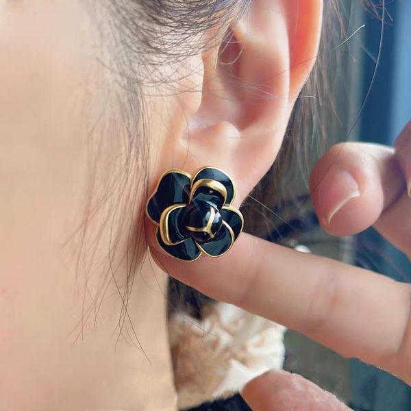 2023ss french black drop glaze enamel stereoscopic camellia 925 silver needle earrings women's vintage charm temperament jewelry, Golden;silver
2023ss french black drop glaze enamel stereoscopic camellia 925 silver needle earrings women's vintage charm temperament jewelry, Golden;silver