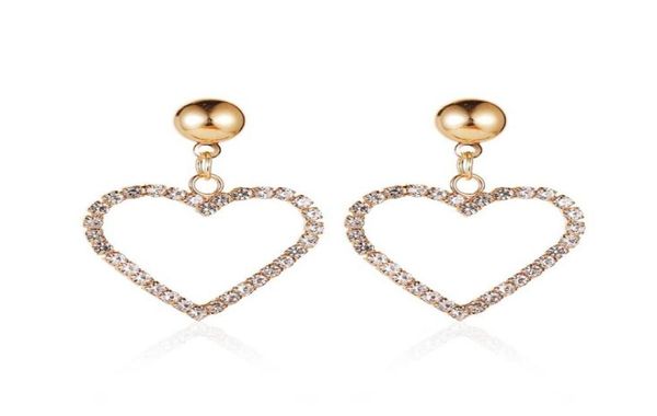2020 new crystal heart stud earrings hollow heart dangle earrings for women valentine039s day gifts wedding party jewelry3822110, Golden;silver
2020 new crystal heart stud earrings hollow heart dangle earrings for women valentine039s day gifts wedding party jewelry3822110, Golden;silver