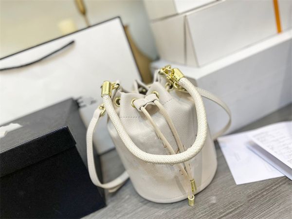 new designer bag women's mini handbag women's men's bucket bag classic drawstring shoulder fashion purse bucket handling purs
new designer bag women's mini handbag women's men's bucket bag classic drawstring shoulder fashion purse bucket handling purs