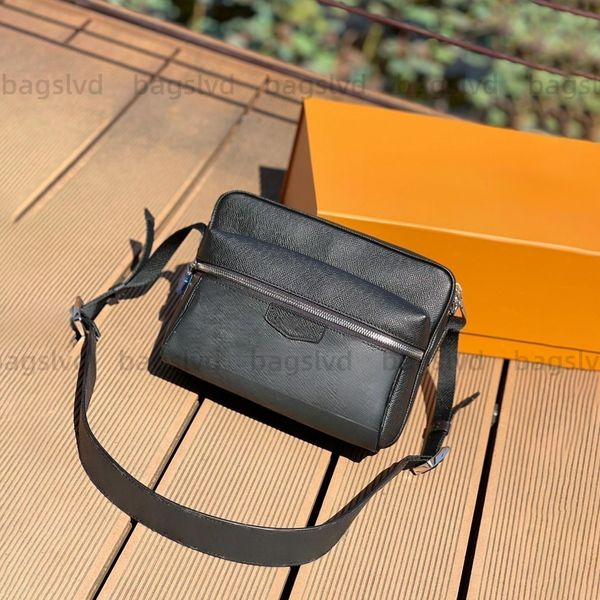 men messenger bag designer bags crossbody bag mens bag luxury shoulder bag outdoor handbag leather tote fashion mans camera bags postman bag
men messenger bag designer bags crossbody bag mens bag luxury shoulder bag outdoor handbag leather tote fashion mans camera bags postman bag