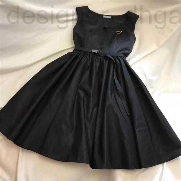 basic & casual dresses designer women dress sleeveless denim shirt for 2023 spring summer outwear style with budge letter lady slim belt ple, Black;gray
basic & casual dresses designer women dress sleeveless denim shirt for 2023 spring summer outwear style with budge letter lady slim belt ple, Black;gray