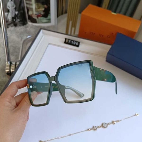 fashion lou cool sunglasses new fashion large frame sunglasses women's street rectangular gradient sunglasses batch with original box, White;black
fashion lou cool sunglasses new fashion large frame sunglasses women's street rectangular gradient sunglasses batch with original box, White;black