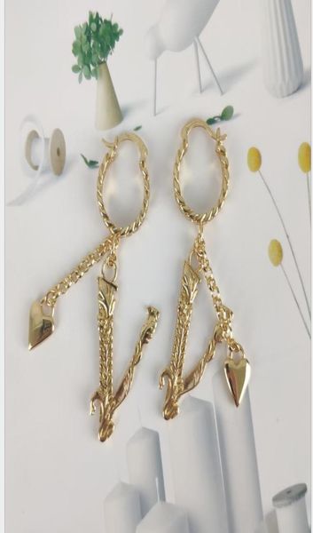 new female fashion character letter vshaped earrings seiko vshaped earrings with heart6657809, Golden;silver
new female fashion character letter vshaped earrings seiko vshaped earrings with heart6657809, Golden;silver