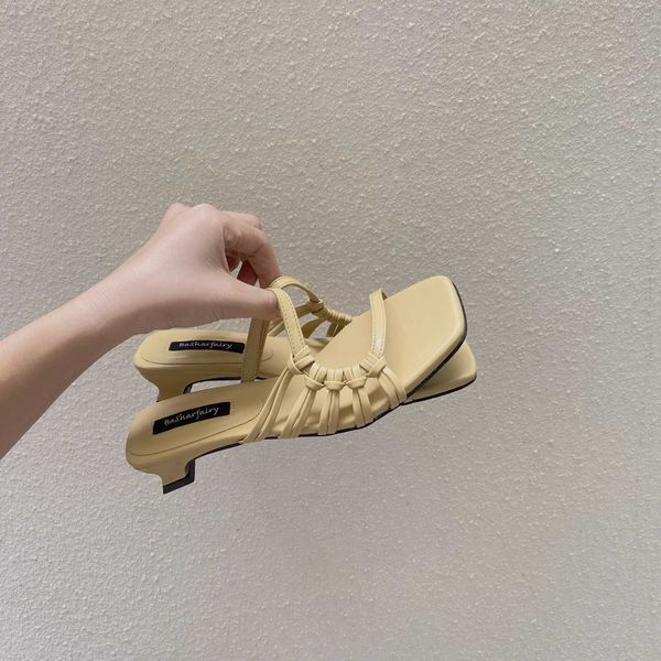 knock beauty~knock on the 2023 summer ins slim belt shaped heel square toe niche design and sandals for external wear, Black
knock beauty~knock on the 2023 summer ins slim belt shaped heel square toe niche design and sandals for external wear, Black