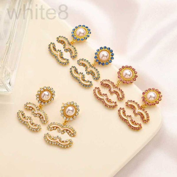 stud designer designer womens pearl earrings 18k gd plated charm women's love luxury brand jewelry 2023 new family couple whesale roye, Golden;silver
stud designer designer womens pearl earrings 18k gd plated charm women's love luxury brand jewelry 2023 new family couple whesale roye, Golden;silver