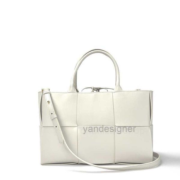 designers woven bags arco tote bags bottegas handmade bag 2023 new high capacity tote bag leather texture handheld one shoulder underarm wom
designers woven bags arco tote bags bottegas handmade bag 2023 new high capacity tote bag leather texture handheld one shoulder underarm wom