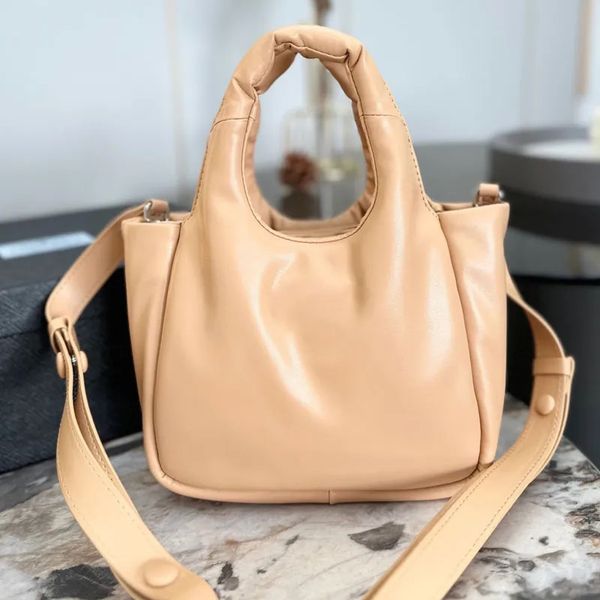 women tote bag soft handbag designer shoulder bags plain fashion triangular decoration cowhide leather removable shoulder strap crossbody la
women tote bag soft handbag designer shoulder bags plain fashion triangular decoration cowhide leather removable shoulder strap crossbody la