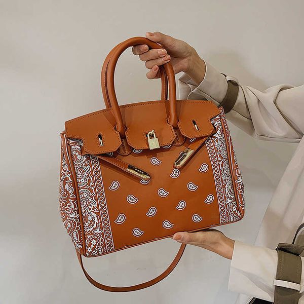 new high capacity premium feel handbag network red fashion commuter women's bag printed one shoulder tote bag
new high capacity premium feel handbag network red fashion commuter women's bag printed one shoulder tote bag