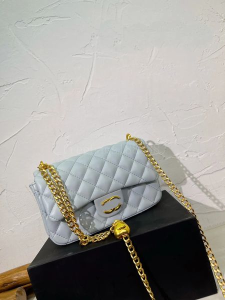 popular women's designer shoulder bag crossbody bag diamond part can be adjusted shoulder length super soft sheepskin size 18*13*7cm mi
popular women's designer shoulder bag crossbody bag diamond part can be adjusted shoulder length super soft sheepskin size 18*13*7cm mi