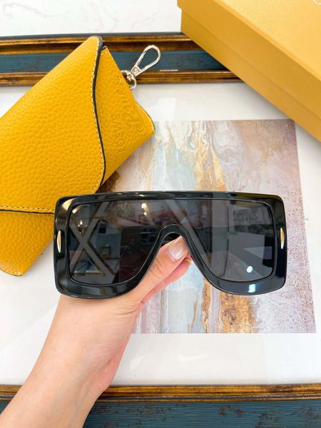 sunglasses for men and women designers 40036 style anti-ultraviolet retro eyewear full frame glasses random box, White;black
sunglasses for men and women designers 40036 style anti-ultraviolet retro eyewear full frame glasses random box, White;black