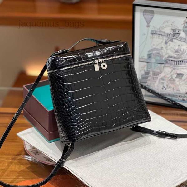 loro * piana bag loro bag lp backpack cowhide lunch box handbag high-end sense commuting small backpack simple and versatile backpack
loro * piana bag loro bag lp backpack cowhide lunch box handbag high-end sense commuting small backpack simple and versatile backpack