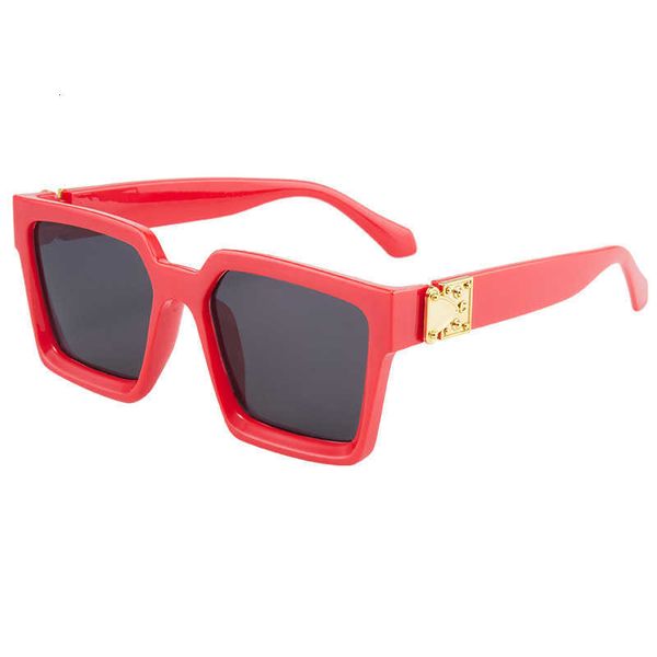 fashion lou cool sunglasses new box glasses advanced sunglasses net red anti uv with original box, White;black
fashion lou cool sunglasses new box glasses advanced sunglasses net red anti uv with original box, White;black