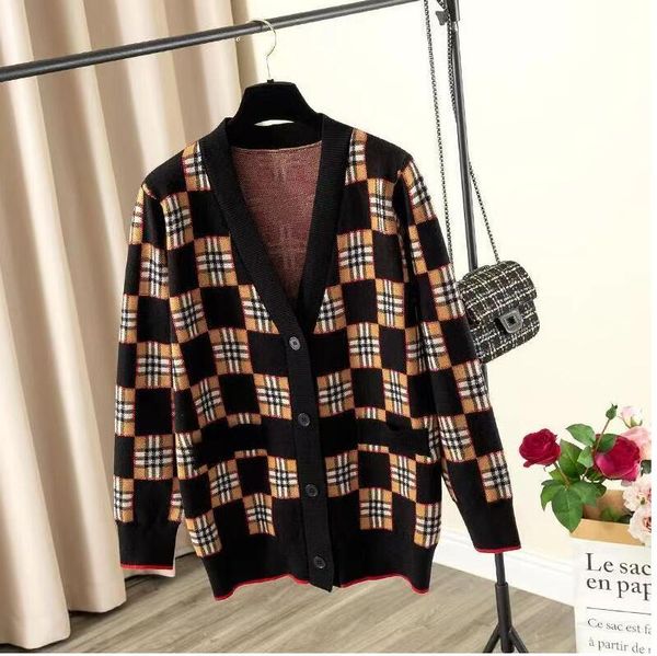 womens sweater designer coats knitted pullover long sleeve letter jacquard fashion casual coat, White;black 
womens sweater designer coats knitted pullover long sleeve letter jacquard fashion casual coat, White;black