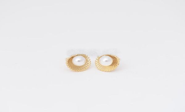 2016 new fashion pearls and shell earrings silver plated zinc alloy female cute little earrings whole festival gift7170379, Golden;silver
2016 new fashion pearls and shell earrings silver plated zinc alloy female cute little earrings whole festival gift7170379, Golden;silver